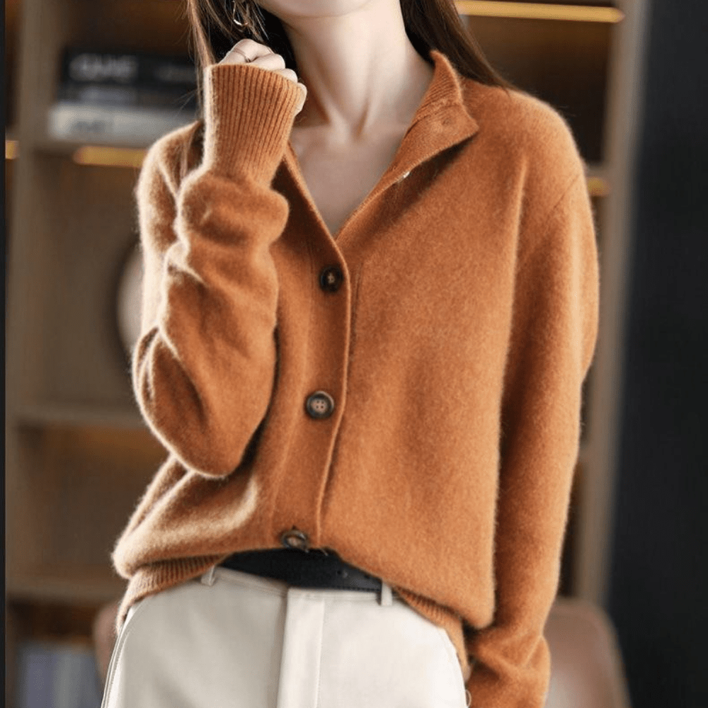 Isalie | Soft Button-Collar Sweater