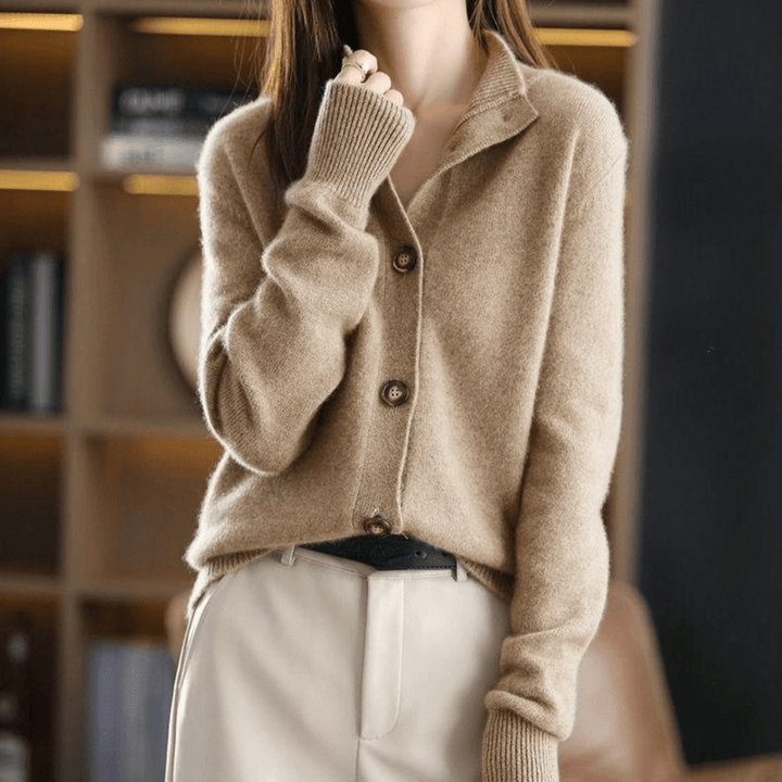 Isalie | Soft Button-Collar Sweater